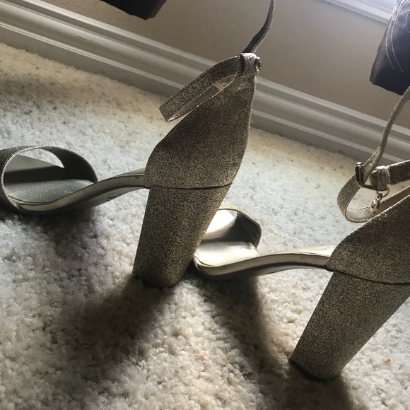Size 9.5 Women’s Guess Strap Heels!! - Picture 4 of 5